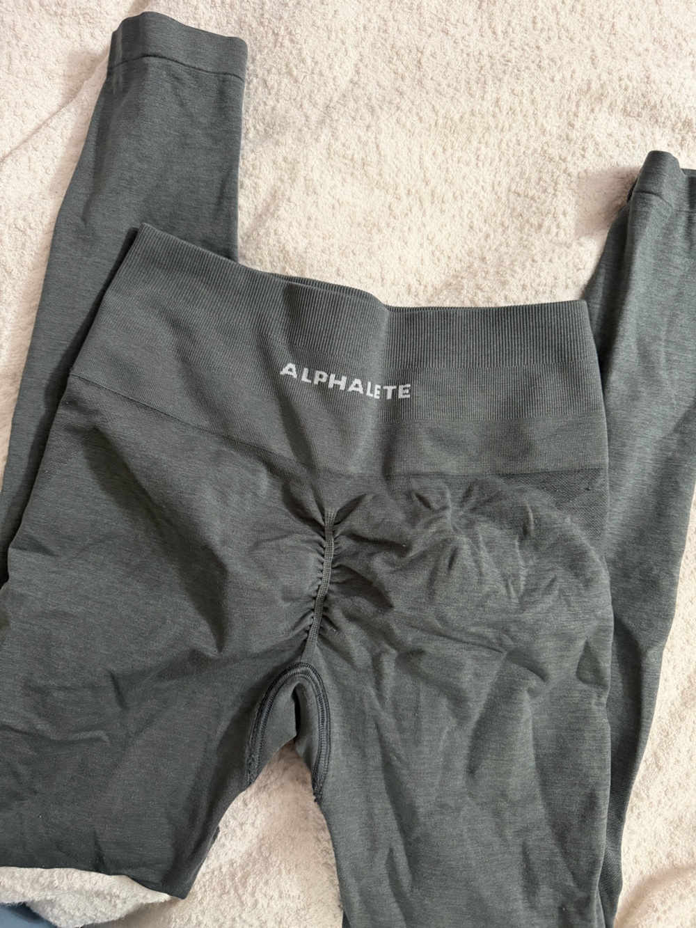 Alphalete Grey Small Scrunch Butt leggings